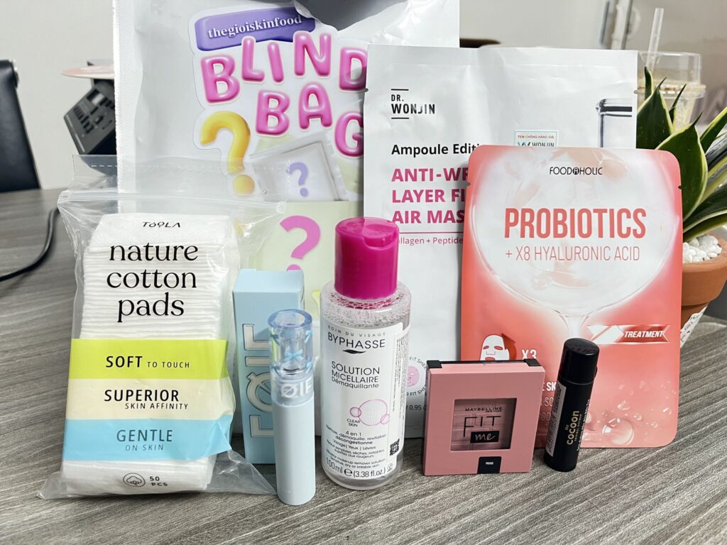 Quà tặng Blind Bag siêu tâm lý cho chị em phụ nữ BCA Group